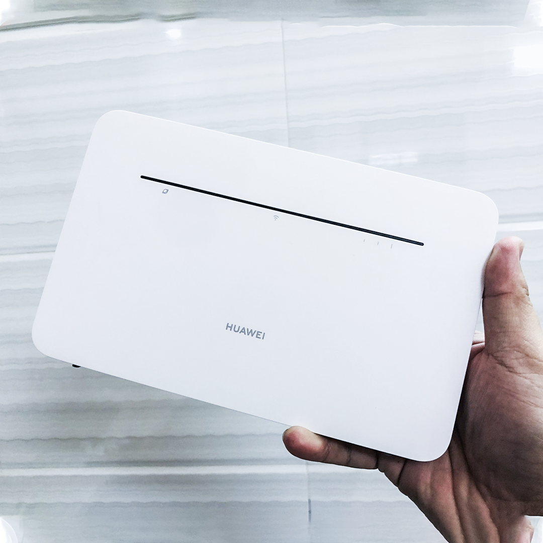 Huawei B535-836 Unlocked 4G LTE Cat7 Router – Gigabit LAN, Dual-Band WiFi